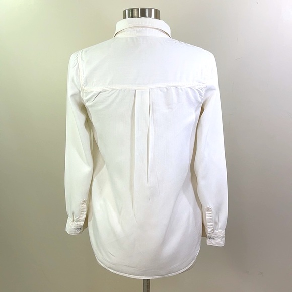 Old Navy Women’s Cloud Nine Relaxed Tencel Patch Pocket Button Down Shirt - Picture 13 of 16